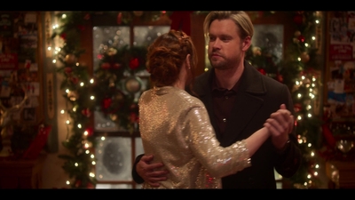 Click to view full size image
==============
Falling_For_Christmas_2022_1080p_LLP_009888.jpg Falling_For_Christmas_2022_1080p_LLP_009888.jpg