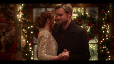 Click to view full size image
==============
Falling_For_Christmas_2022_1080p_LLP_009890.jpg Falling_For_Christmas_2022_1080p_LLP_009890.jpg