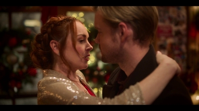 Falling_For_Christmas_2022_1080p_LLP_009970.jpg