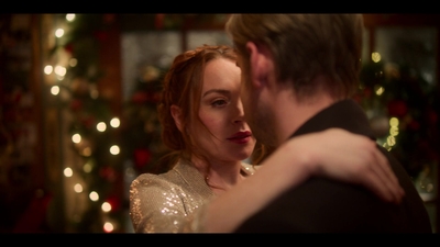 Falling_For_Christmas_2022_1080p_LLP_009974.jpg