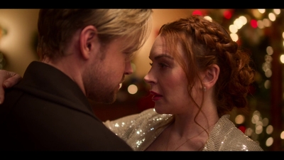Falling_For_Christmas_2022_1080p_LLP_009994.jpg