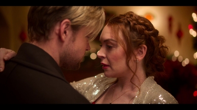 Falling_For_Christmas_2022_1080p_LLP_009998.jpg