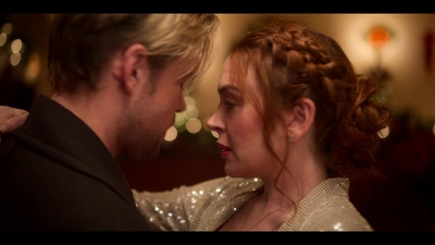 Falling_For_Christmas_2022_1080p_LLP_010000.jpg