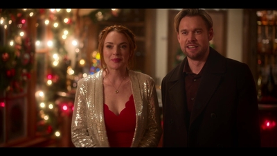 Falling_For_Christmas_2022_1080p_LLP_010010.jpg