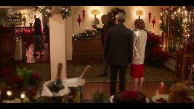 Falling_For_Christmas_2022_1080p_LLP_010031.jpg