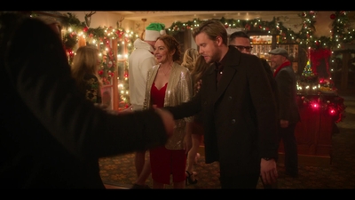 Click to view full size image
==============
Falling_For_Christmas_2022_1080p_LLP_010059.jpg Falling_For_Christmas_2022_1080p_LLP_010059.jpg