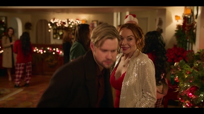 Falling_For_Christmas_2022_1080p_LLP_010136.jpg