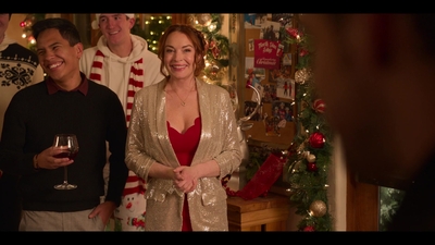 Falling_For_Christmas_2022_1080p_LLP_010194.jpg