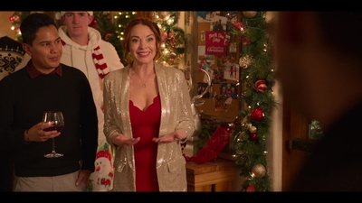 Click to view full size image
==============
Falling_For_Christmas_2022_1080p_LLP_010215.jpg Falling_For_Christmas_2022_1080p_LLP_010215.jpg