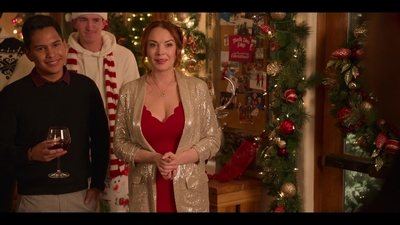 Click to view full size image
==============
Falling_For_Christmas_2022_1080p_LLP_010573.jpg Falling_For_Christmas_2022_1080p_LLP_010573.jpg