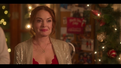 Click to view full size image
==============
Falling_For_Christmas_2022_1080p_LLP_010587.jpg Falling_For_Christmas_2022_1080p_LLP_010587.jpg