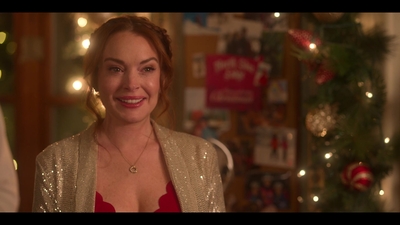 Click to view full size image
==============
Falling_For_Christmas_2022_1080p_LLP_010597.jpg Falling_For_Christmas_2022_1080p_LLP_010597.jpg