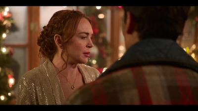 Falling_For_Christmas_2022_1080p_LLP_010670.jpg