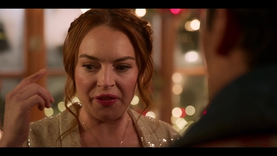 Falling_For_Christmas_2022_1080p_LLP_010801.jpg