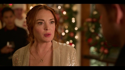 Falling_For_Christmas_2022_1080p_LLP_010813.jpg