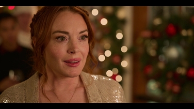 Falling_For_Christmas_2022_1080p_LLP_010829.jpg