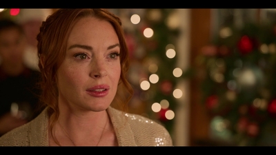 Falling_For_Christmas_2022_1080p_LLP_010833.jpg