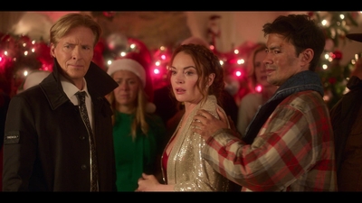 Falling_For_Christmas_2022_1080p_LLP_010874.jpg
