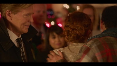 Falling_For_Christmas_2022_1080p_LLP_010947.jpg