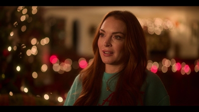 Falling_For_Christmas_2022_1080p_LLP_011059.jpg