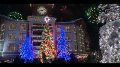 Click to view full size image
==============
Falling_For_Christmas_2022_1080p_LLP_011078.jpg Falling_For_Christmas_2022_1080p_LLP_011078.jpg