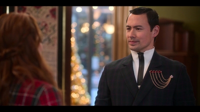 Falling_For_Christmas_2022_1080p_LLP_012286.jpg