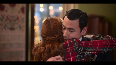 Falling_For_Christmas_2022_1080p_LLP_012336.jpg