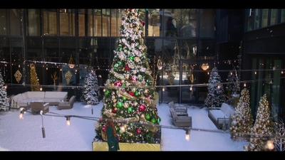 Click to view full size image
==============
Falling_For_Christmas_2022_1080p_LLP_012585.jpg Falling_For_Christmas_2022_1080p_LLP_012585.jpg