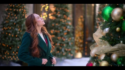 Falling_For_Christmas_2022_1080p_LLP_012587.jpg