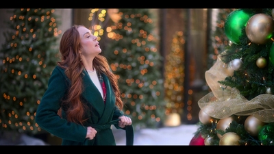 Click to view full size image
==============
Falling_For_Christmas_2022_1080p_LLP_012589.jpg Falling_For_Christmas_2022_1080p_LLP_012589.jpg