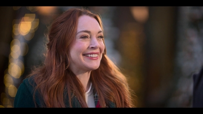 Falling_For_Christmas_2022_1080p_LLP_012644.jpg