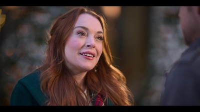 Falling_For_Christmas_2022_1080p_LLP_012715.jpg