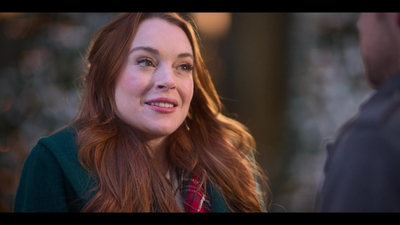 Falling_For_Christmas_2022_1080p_LLP_012717.jpg