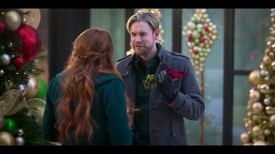 Click to view full size image
==============
Falling_For_Christmas_2022_1080p_LLP_012738.jpg Falling_For_Christmas_2022_1080p_LLP_012738.jpg