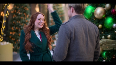 Falling_For_Christmas_2022_1080p_LLP_012761.jpg