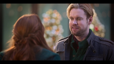 Click to view full size image
==============
Falling_For_Christmas_2022_1080p_LLP_012764.jpg Falling_For_Christmas_2022_1080p_LLP_012764.jpg