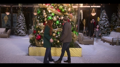 Click to view full size image
==============
Falling_For_Christmas_2022_1080p_LLP_012808.jpg Falling_For_Christmas_2022_1080p_LLP_012808.jpg