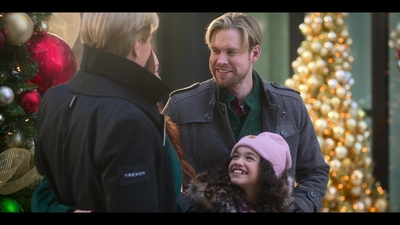 Click to view full size image
==============
Falling_For_Christmas_2022_1080p_LLP_012863.jpg Falling_For_Christmas_2022_1080p_LLP_012863.jpg