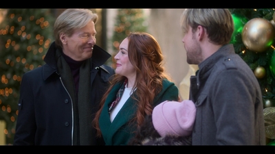 Falling_For_Christmas_2022_1080p_LLP_012872.jpg