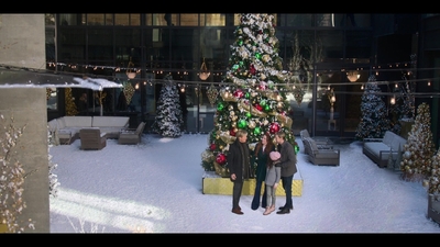 Click to view full size image
==============
Falling_For_Christmas_2022_1080p_LLP_012879.jpg Falling_For_Christmas_2022_1080p_LLP_012879.jpg