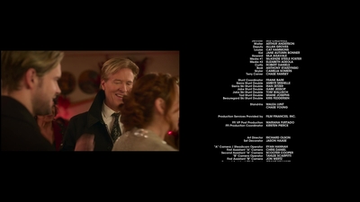 Falling_For_Christmas_2022_1080p_LLP_012994.jpg