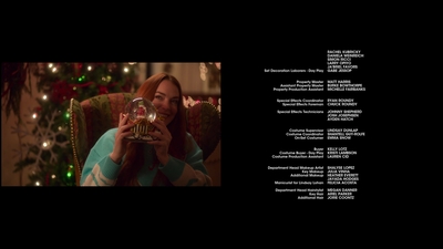 Falling_For_Christmas_2022_1080p_LLP_013057.jpg