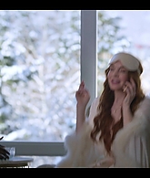 Falling_For_Christmas_2022_1080p_LLP_000447.jpg