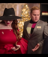Falling_For_Christmas_2022_1080p_LLP_001130.jpg