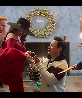 Falling_For_Christmas_2022_1080p_LLP_001144.jpg