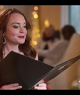 Falling_For_Christmas_2022_1080p_LLP_001215.jpg