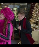 Falling_For_Christmas_2022_1080p_LLP_001953.jpg