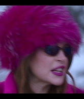 Falling_For_Christmas_2022_1080p_LLP_002343.jpg