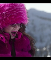 Falling_For_Christmas_2022_1080p_LLP_002538.jpg