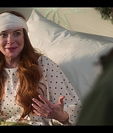 Falling_For_Christmas_2022_1080p_LLP_003146.jpg